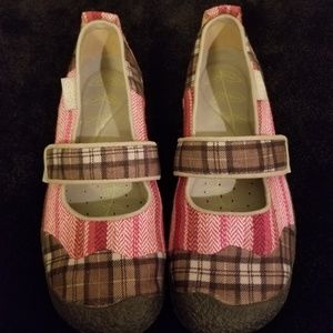 Keen nwot womens size 9 maryjanes